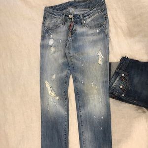 Low rise Straight Dsquared2 jeans.
